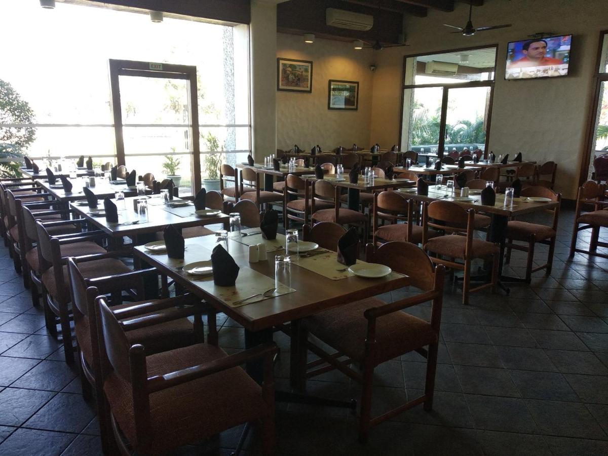 Chryso Hotels Pvt Ltd Ankleshwar ภายนอก รูปภาพ
