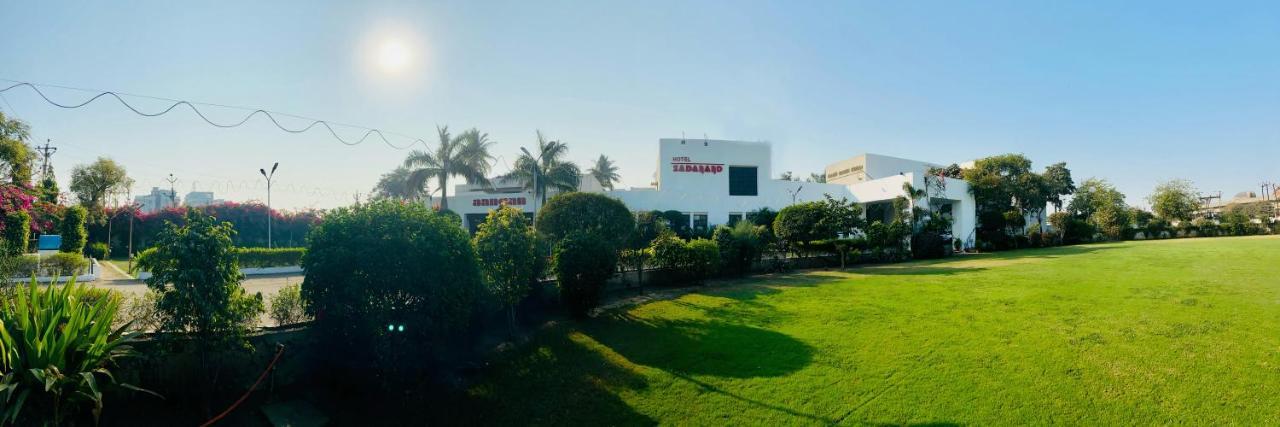 Chryso Hotels Pvt Ltd Ankleshwar ภายนอก รูปภาพ