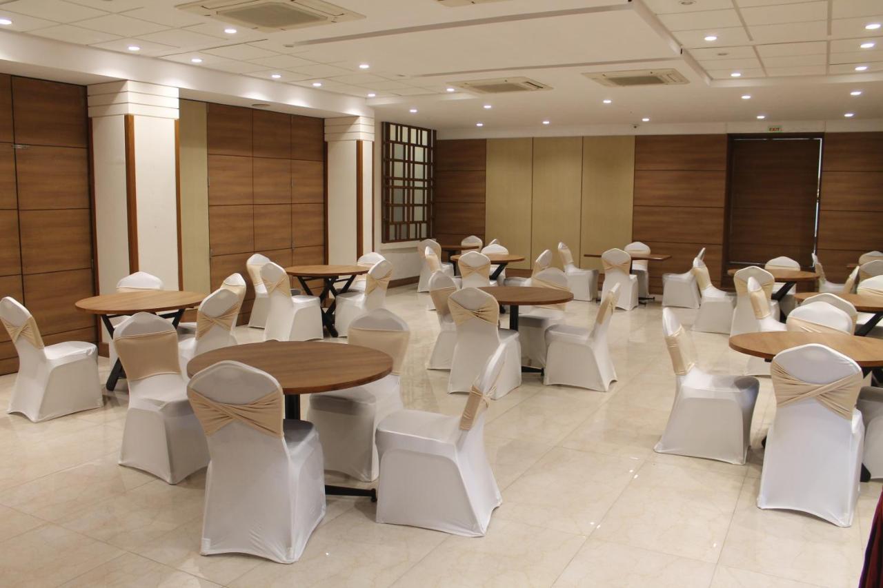Chryso Hotels Pvt Ltd Ankleshwar ภายนอก รูปภาพ