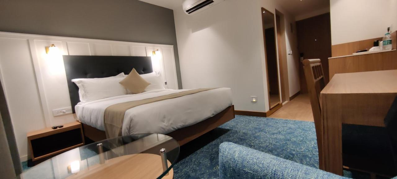 Chryso Hotels Pvt Ltd Ankleshwar ภายนอก รูปภาพ