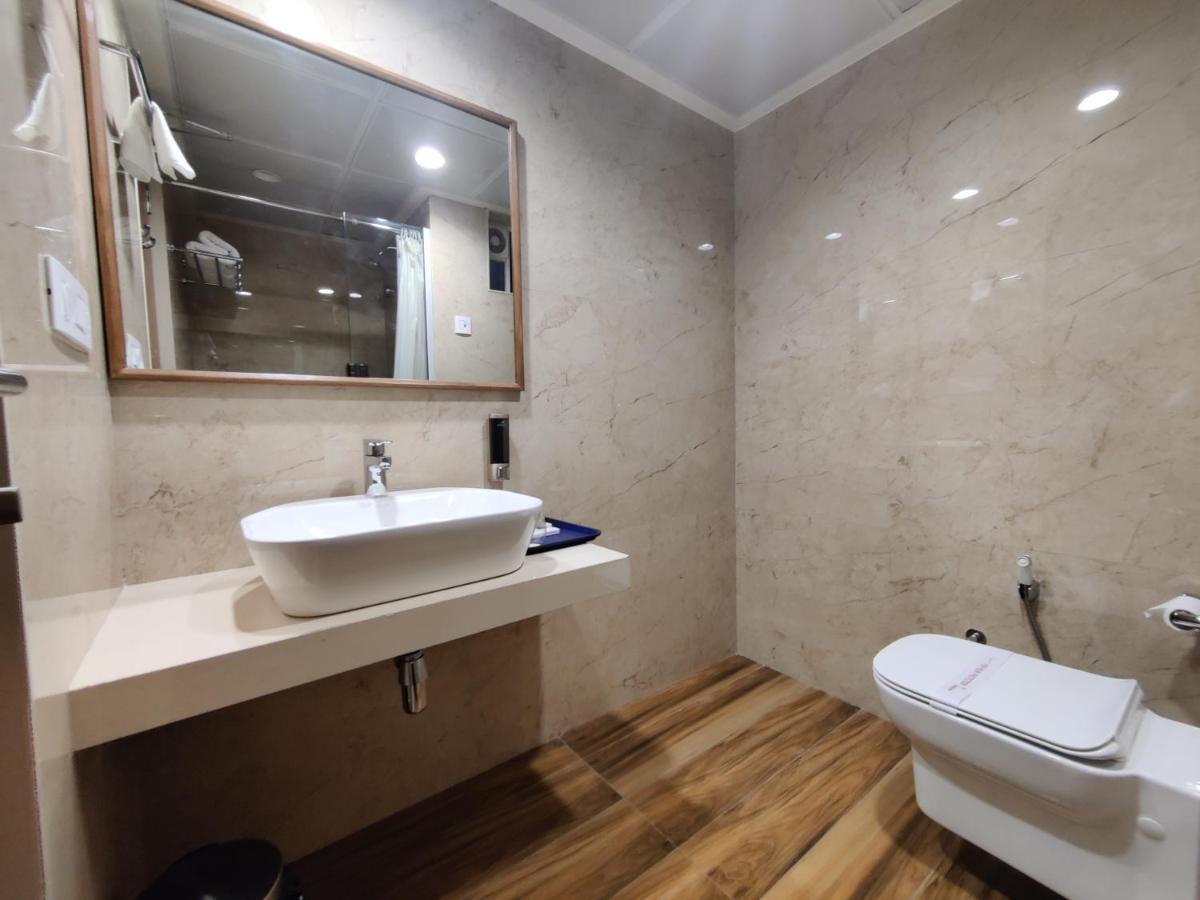 Chryso Hotels Pvt Ltd Ankleshwar ภายนอก รูปภาพ